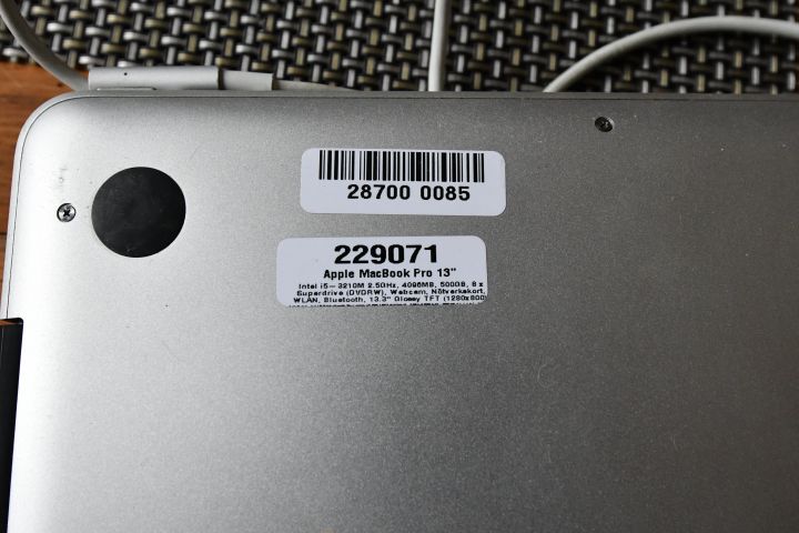 677823-2 Apple MacBook Pro 13 "White Screen