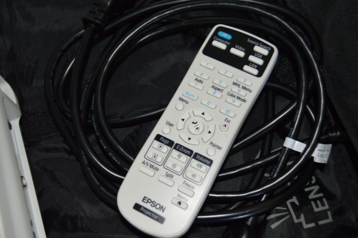 658479-8 Projector Epson EB-S31