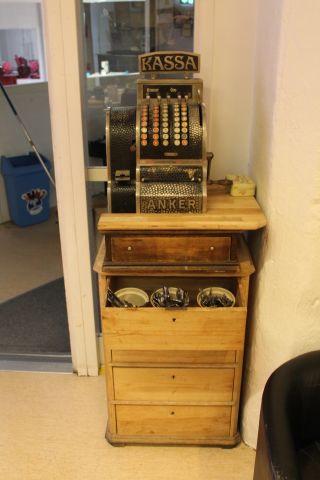 660695-4 Antique Cash register ANKER