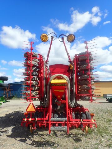 576868-6 (13813) Väderstad Rapid 800S with Biodrill