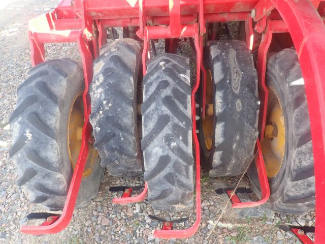 576868-28 (13813) Väderstad Rapid 800S with Biodrill