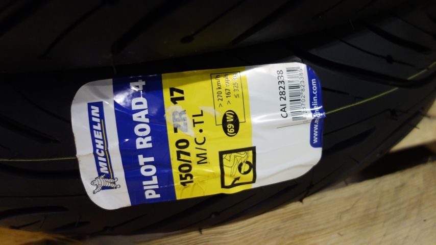 678082-2 MC Tires Michelin Pilot Road 4 150/70 ZR 17