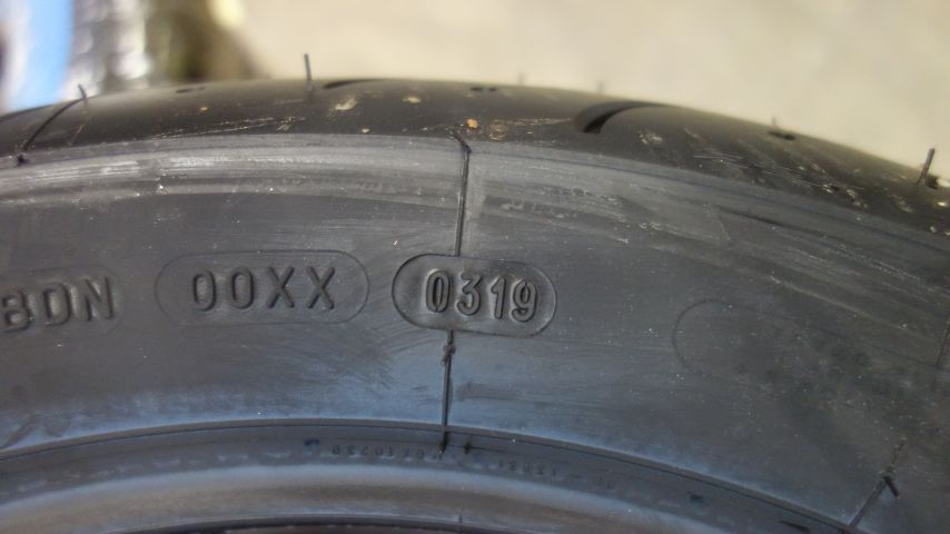 678082-3 MC Tires Michelin Pilot Road 4 150/70 ZR 17
