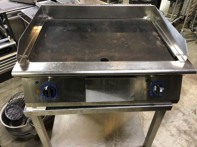 479899-1 Frying table with double frying zones Electrolux. Bench Model