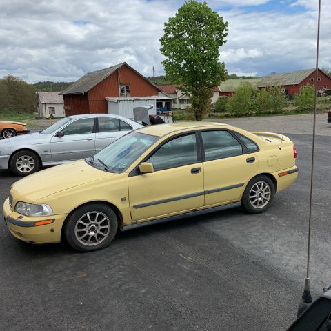 674025-2 Volvo S40 2.0T -00 RWY474