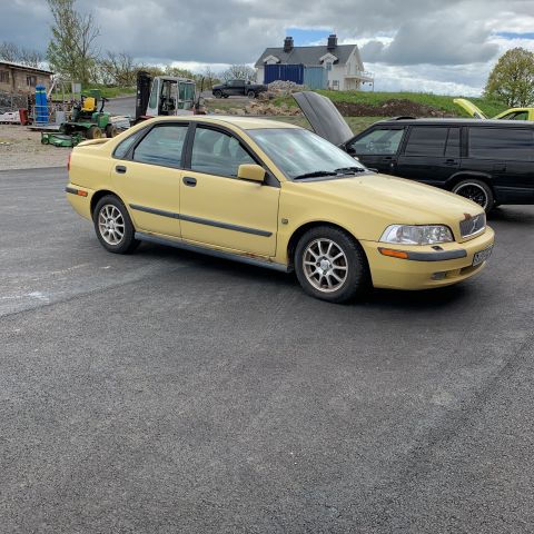 674025-9 Volvo S40 2.0T -00 RWY474