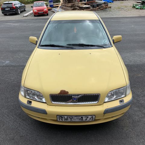 674025-11 Volvo S40 2.0T -00 RWY474