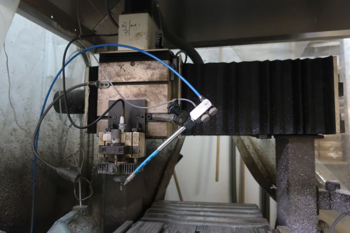 651566-10 Engraving and milling machine, Kuhlman