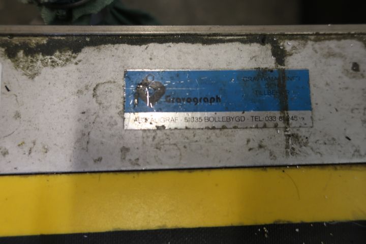 651589-2 Plastic cutting machine, Gravograph VA1-216