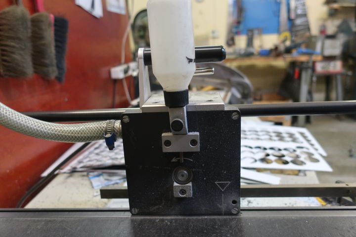 651589-5 Plastic cutting machine, Gravograph VA1-216