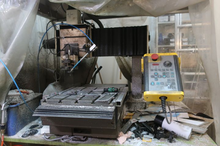 651566-14 Engraving and milling machine, Kuhlman