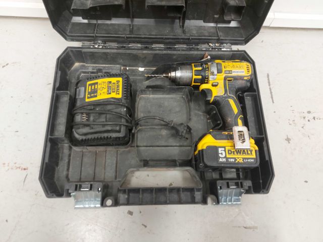 679052-1 Drill screwdriver Dewalt
