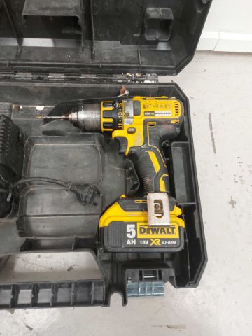 679052-3 Drill screwdriver Dewalt