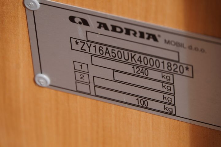 649207-46 Caravan "Adria 502 uk" -04