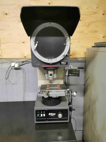 651756-3 Profile projector, Nikon V-12