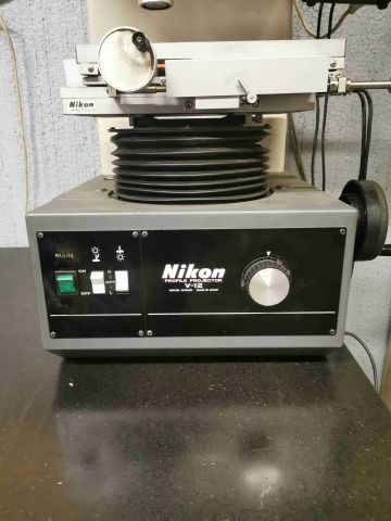 651756-4 Profile projector, Nikon V-12