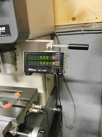 651756-7 Profile projector, Nikon V-12