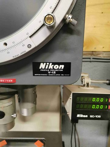 651756-9 Profile projector, Nikon V-12