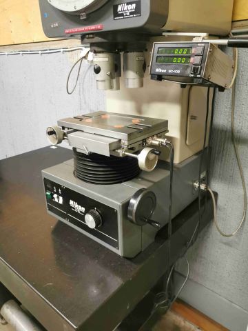 651756-10 Profile projector, Nikon V-12