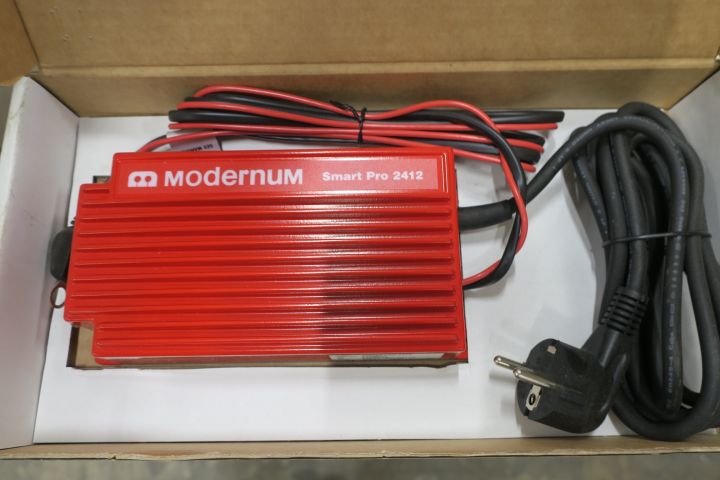 679688-3 Batteriladdare Modernum Smart Pro 24V 12A