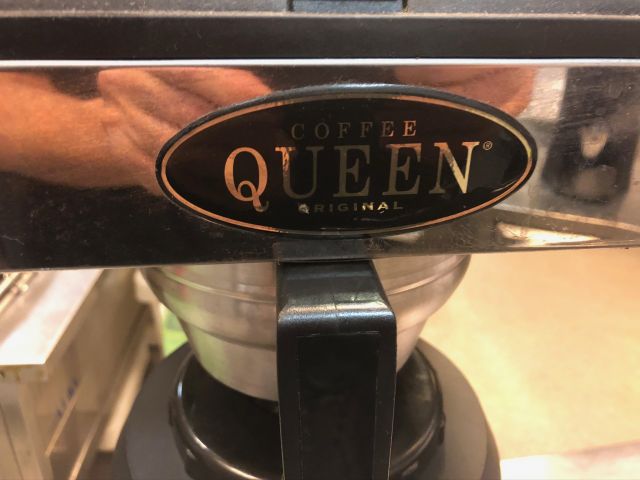 479932-4 CREM COFFEE QUEEN Mega Gold.  Manuell påfyllning av vatten