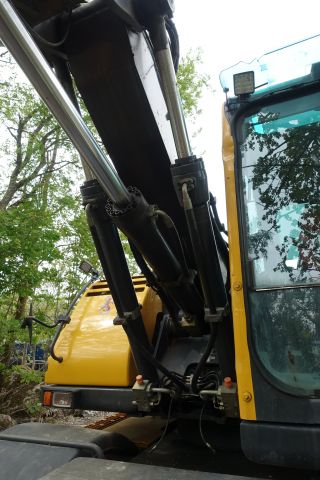 680391-4 Wheeled excavator Volvo EW 140 B