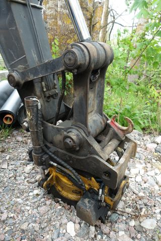 680391-13 Wheeled excavator Volvo EW 140 B
