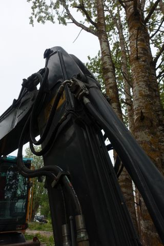 680391-17 Wheeled excavator Volvo EW 140 B