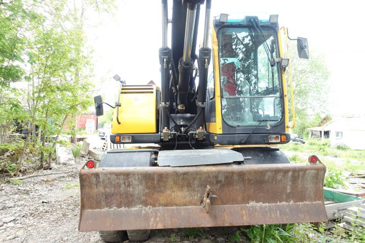 680391-3 Wheeled excavator Volvo EW 140 B