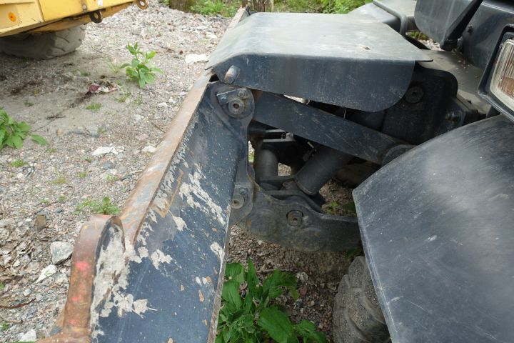 680391-23 Wheeled excavator Volvo EW 140 B