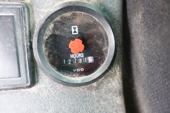 680391-25 Wheeled excavator Volvo EW 140 B