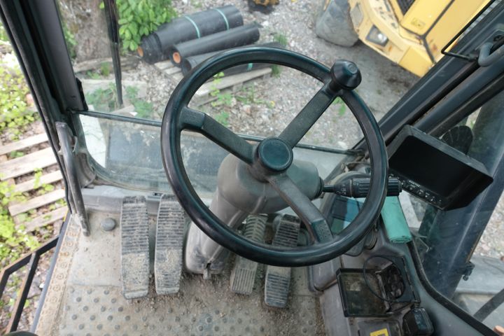 680391-35 Wheeled excavator Volvo EW 140 B