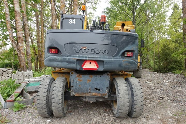 680391-5 Wheeled excavator Volvo EW 140 B