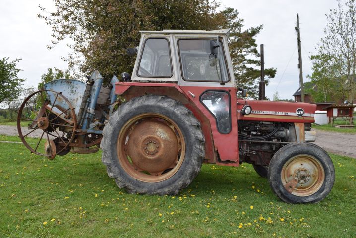680396-7 Tractor Massey Ferguson 135 (8751h) - 1979