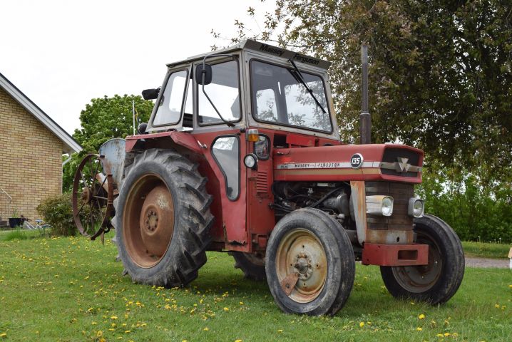 680396-8 Tractor Massey Ferguson 135 (8751h) - 1979