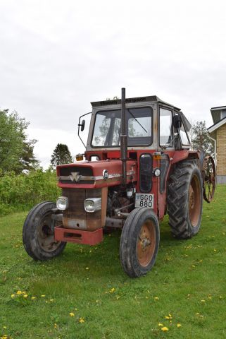 680396-10 Tractor Massey Ferguson 135 (8751h) - 1979