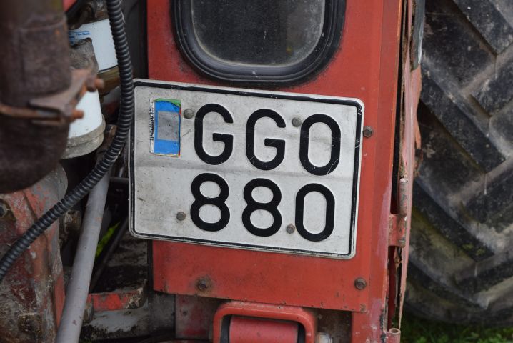 680396-11 Tractor Massey Ferguson 135 (8751h) - 1979