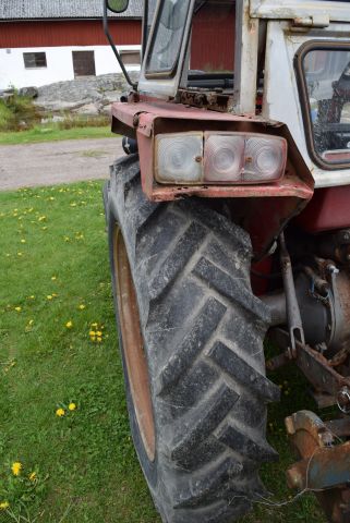 680396-19 Tractor Massey Ferguson 135 (8751h) - 1979