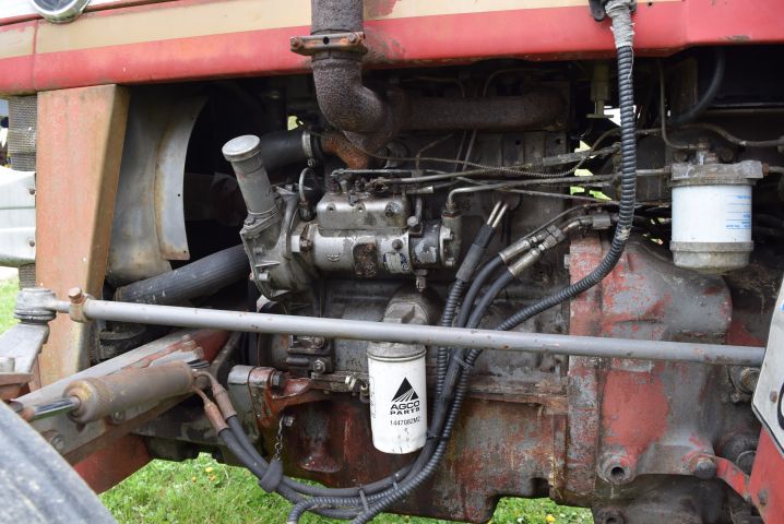 680396-22 Tractor Massey Ferguson 135 (8751h) - 1979