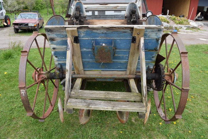 680396-25 Tractor Massey Ferguson 135 (8751h) - 1979