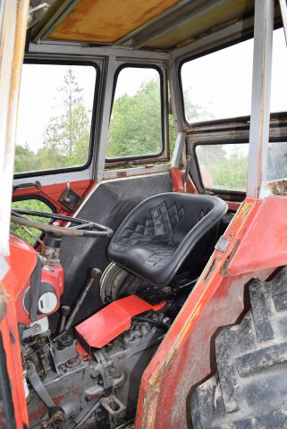 680396-28 Tractor Massey Ferguson 135 (8751h) - 1979