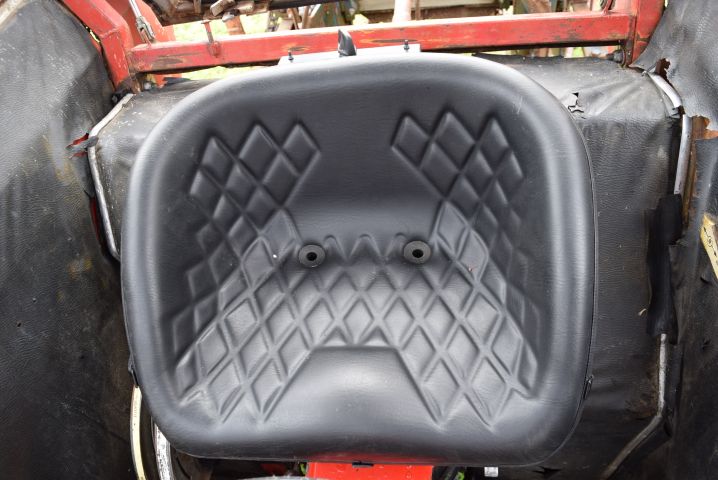 680396-29 Tractor Massey Ferguson 135 (8751h) - 1979