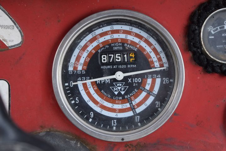 680396-31 Tractor Massey Ferguson 135 (8751h) - 1979