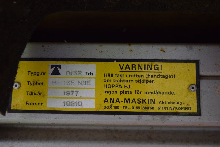 680396-35 Tractor Massey Ferguson 135 (8751h) - 1979