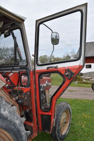 680396-37 Tractor Massey Ferguson 135 (8751h) - 1979