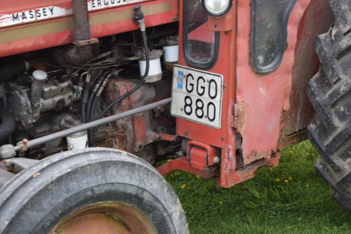 680396-40 Tractor Massey Ferguson 135 (8751h) - 1979