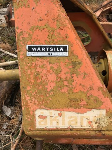 680396-43 Tractor Massey Ferguson 135 (8751h) - 1979