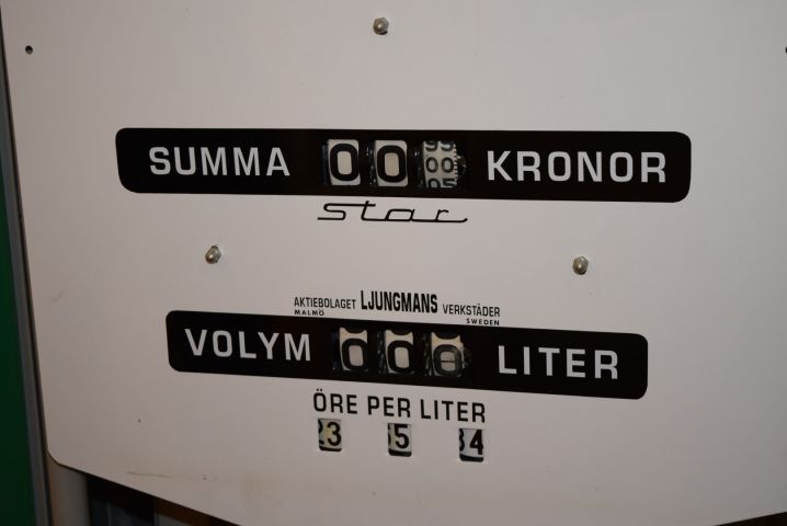668275-7 Äldre bensinpump Ljungmans Star 87 - 1957