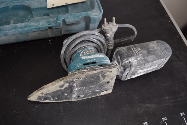 668309-2 Grinder Makita BO4565