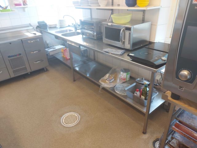 679142-1 Rostfri bänk med diskho & blandare